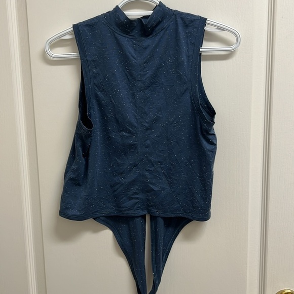 Lululemon Time to Restore Mock Neck Tie Tank | Size 4 Iron Blue / White - Picture 8 of 8